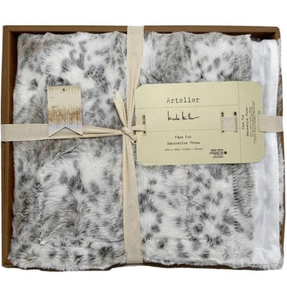 🍁 Artelier Nicole Miller Faux Fur Decorative Throw Blanket NIB